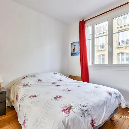 ¤paris¤ With Charm For 4 People
